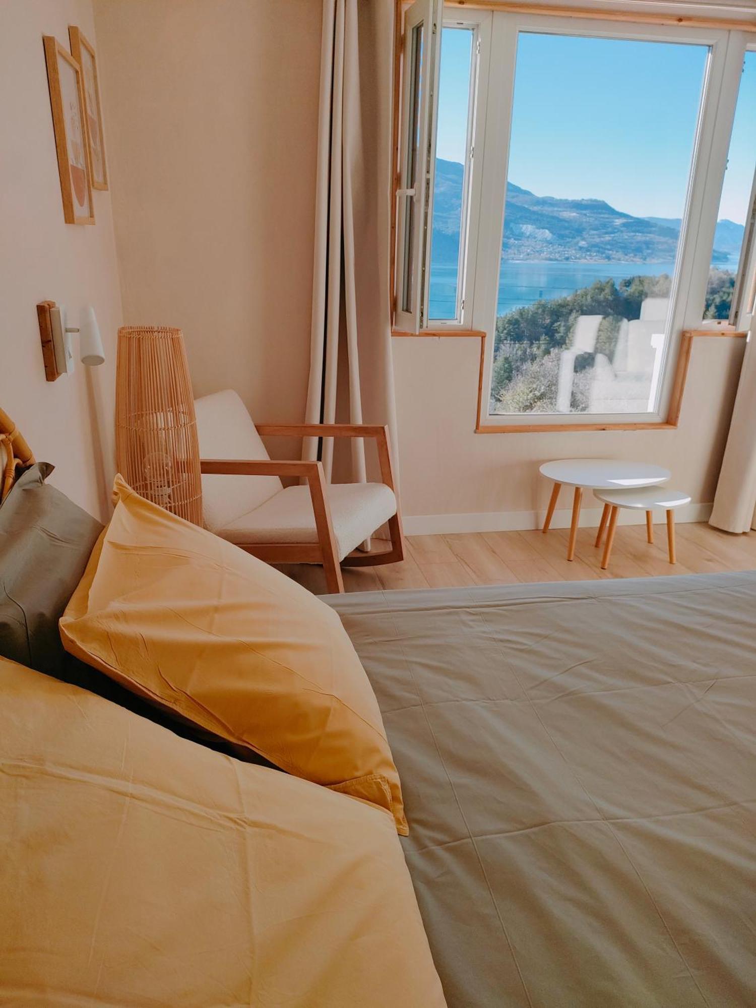 Le Cosy Du Plongeoir - T2 Neuf Avec Vue Sur Le Lac De Serre Poncon Et Grande Terrasse Avec Jardin 사뱅 외부 사진